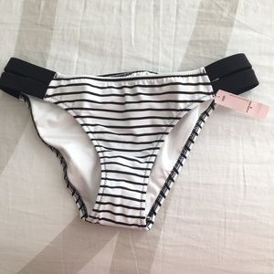 NWT Victoria’s Secret bathing suit bottom